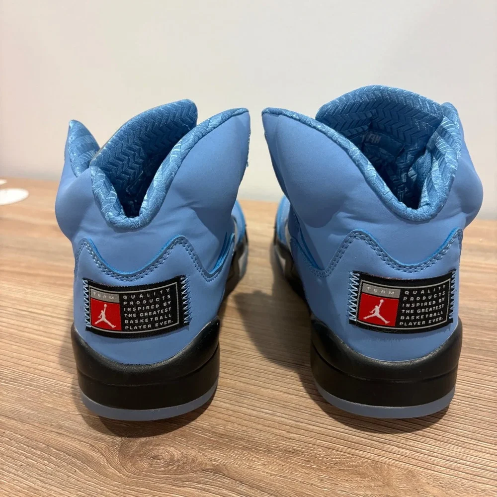 Jordan Retro 5 SE University Blue Sneakers Mens Blue size 9 DV1310-401 UNC